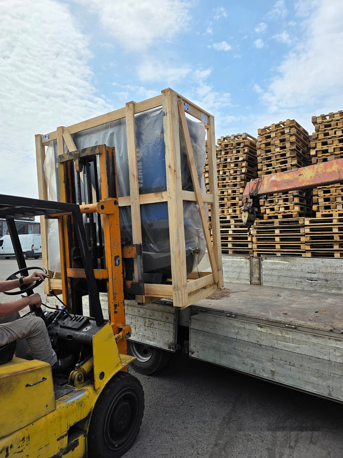 Отгрузка винтового компрессора Zammer SKTG22M-8-500/O в г. Краснодар